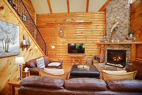 Tree Top Lodge - Gorgeous Lake Cabin With Hot Tub & Magnificent Views