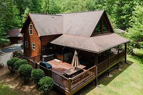 Tree Top Lodge - Gorgeous Lake Cabin With Hot Tub & Magnificent Views