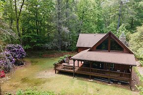 Tree Top Lodge - Gorgeous Lake Cabin With Hot Tub & Magnificent Views