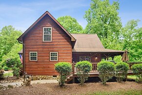 Tree Top Lodge - Gorgeous Lake Cabin With Hot Tub & Magnificent Views