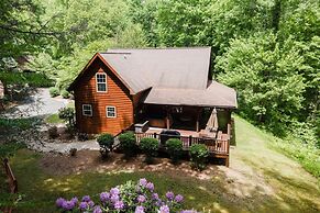 Tree Top Lodge - Gorgeous Lake Cabin With Hot Tub & Magnificent Views