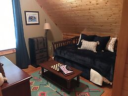 Tree Top Lodge - Gorgeous Lake Cabin With Hot Tub & Magnificent Views