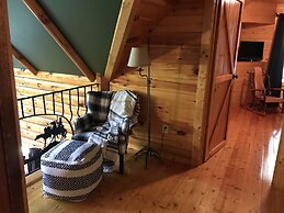 Tree Top Lodge - Gorgeous Lake Cabin With Hot Tub & Magnificent Views