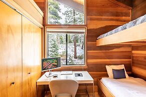 Beautiful 4-Bedroom Contemporary Mountain Home in Northstar by RedAwni