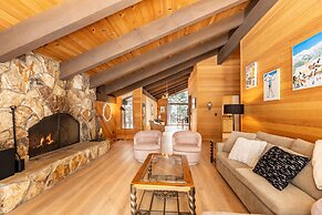 Beautiful 4-Bedroom Contemporary Mountain Home in Northstar by RedAwni