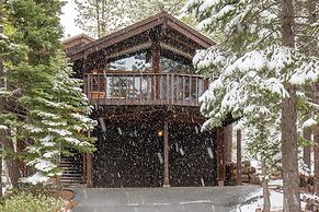 Beautiful 4-Bedroom Contemporary Mountain Home in Northstar by RedAwni