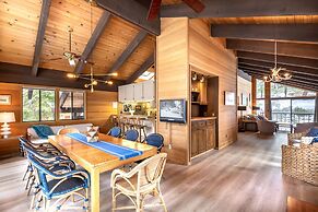 Beautiful 4-Bedroom Contemporary Mountain Home in Northstar by RedAwni