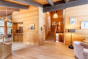 Beautiful 4-Bedroom Contemporary Mountain Home in Northstar by RedAwni