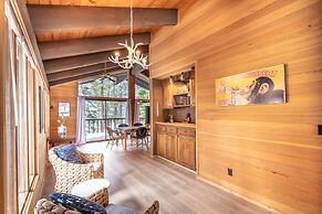Beautiful 4-Bedroom Contemporary Mountain Home in Northstar by RedAwni
