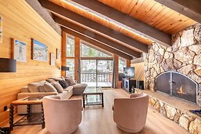 Beautiful 4-Bedroom Contemporary Mountain Home in Northstar by RedAwni