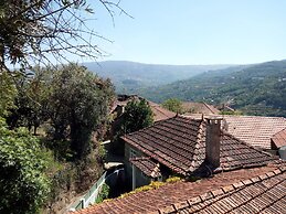 Charming 2-bed Cottage in Santa Marinha do Zezere