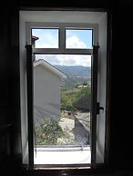 Charming 2-bed Cottage in Santa Marinha do Zezere