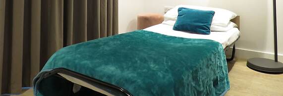 Tudors eSuites Two Bedroom & Balcony