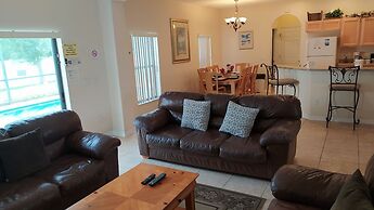 Hg423sp 4 Bedroom Villa in High Grove