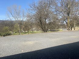 Tumbarumba Motel & Elms Restaurant