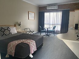 Tumbarumba Motel & Elms Restaurant
