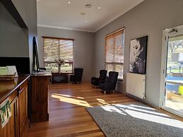 Tumbarumba Motel & Elms Restaurant