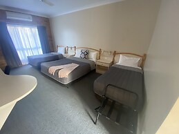 Tumbarumba Motel & Elms Restaurant