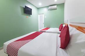 OYO 90296 Red Orange Hotel Port Klang