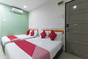 OYO 90296 Red Orange Hotel Port Klang