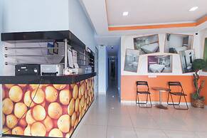 OYO 90296 Red Orange Hotel Port Klang