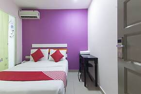 OYO 90296 Red Orange Hotel Port Klang