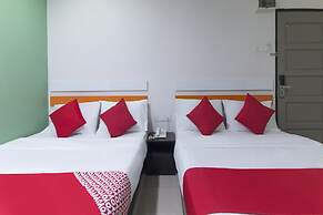 OYO 90296 Red Orange Hotel Port Klang