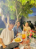 Kambaniru Beach Hotel & Resort