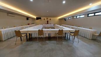 Kambaniru Beach Hotel & Resort