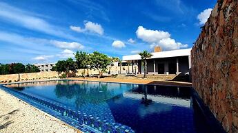 Kambaniru Beach Hotel & Resort