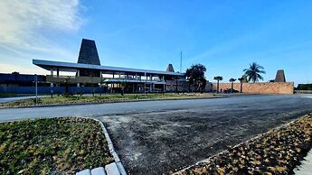 Kambaniru Beach Hotel & Resort