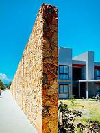 Kambaniru Beach Hotel & Resort