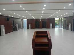 Kambaniru Beach Hotel & Resort