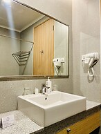 Kambaniru Beach Hotel & Resort