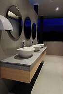 Kambaniru Beach Hotel & Resort