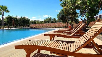 Kambaniru Beach Hotel & Resort