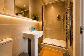 2 Bedroom Central Apartment