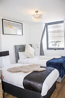 2 Bedroom Central Apartment With Parking