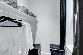 RESTAURANT on site. Walk to everything by RedAwning