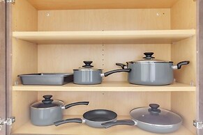 RESTAURANT on site. Walk to everything by RedAwning