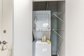 RESTAURANT on site. Walk to everything by RedAwning