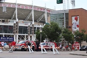 RESTAURANT on site. Walk to everything by RedAwning