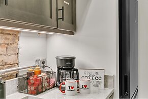 RESTAURANT on site. Walk to everything by RedAwning