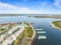 Dog-Friendly Quiet Cove Condo with Pool by RedAwning