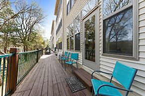 Dog-Friendly Quiet Cove Condo with Pool by RedAwning