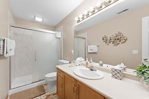 Dog-Friendly Quiet Cove Condo with Pool by RedAwning