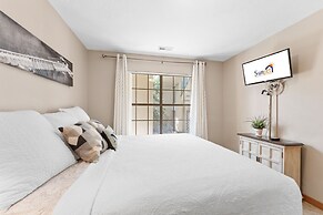 Dog-Friendly Quiet Cove Condo with Pool by RedAwning