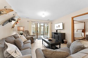 Dog-Friendly Quiet Cove Condo with Pool by RedAwning