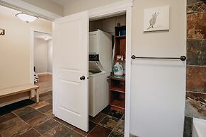 22mbr - Wi-fi - Fireplace - Pets Ok - Sleeps 8 4 Bedroom Cabin by Reda