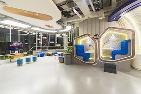 YELLO Hotel Kuta Beachwalk Bali